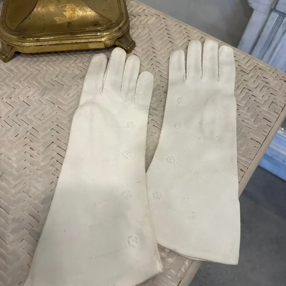 Vintage White Wrist Gloves | Soft Nylon Dress Gloves | Embroidered Floral Detail